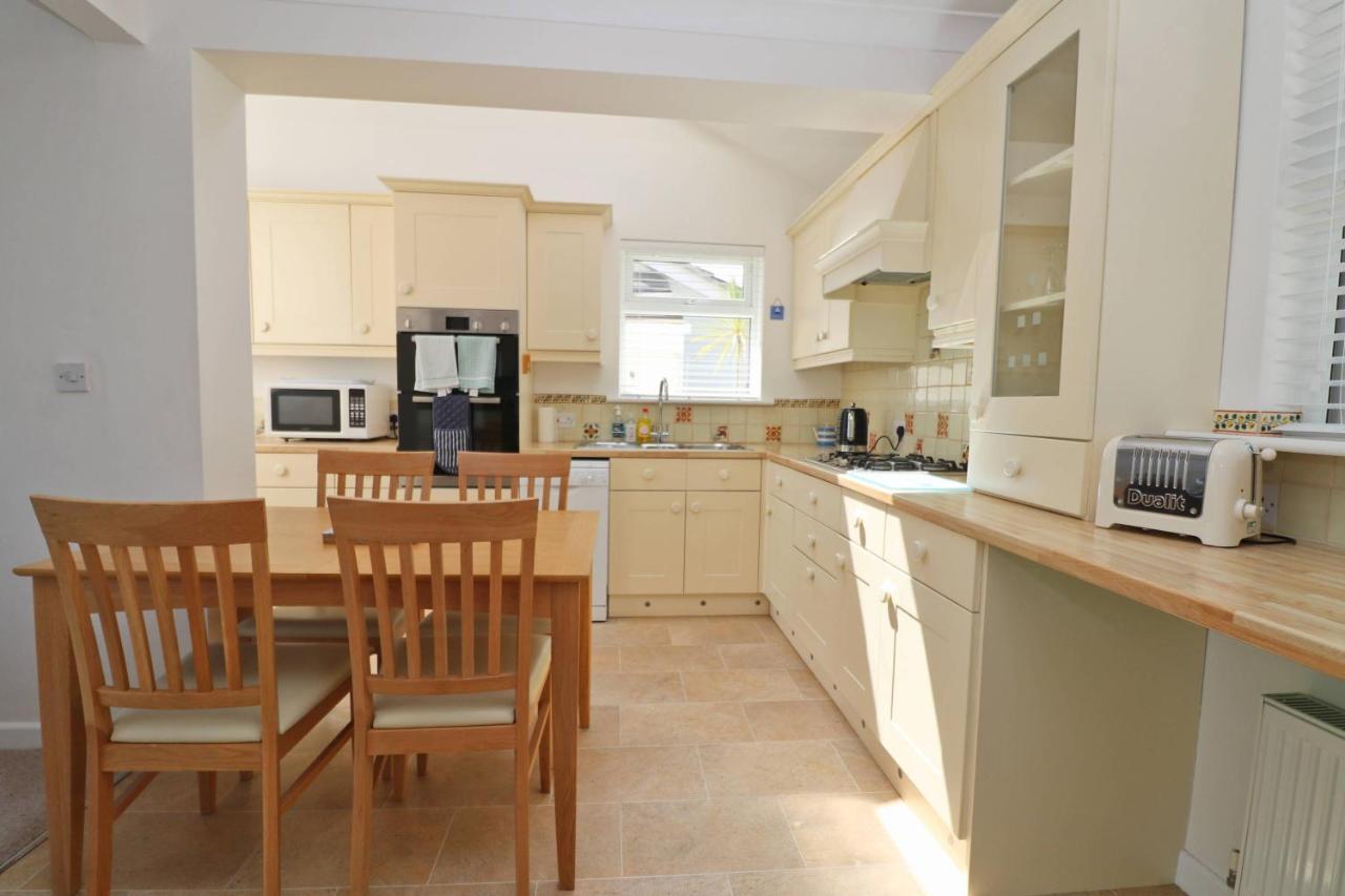 Holiday Home With Estuary Views, Parking & Balcony Padstow Exterior foto